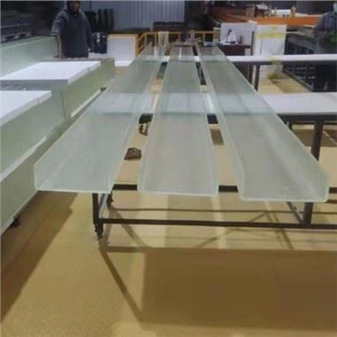 سیستم های دیواری شیشه ای کانال