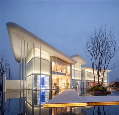 شیشه کانال برای نمای ساختمان و طراحی داخلی